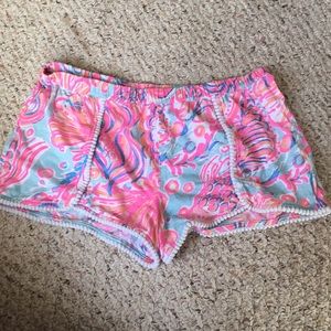 cute lilly pulitzer comfy shorts